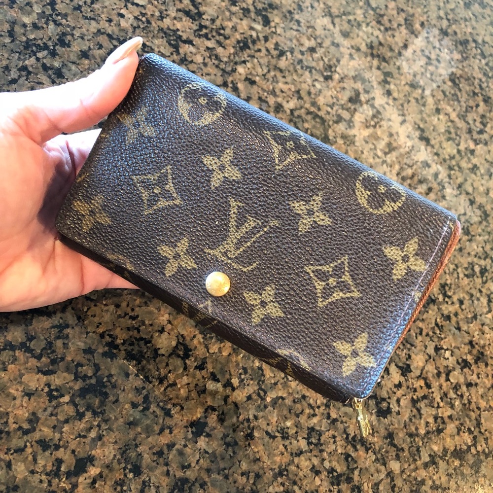Louis Vuitton Tresor Monogram Wallet